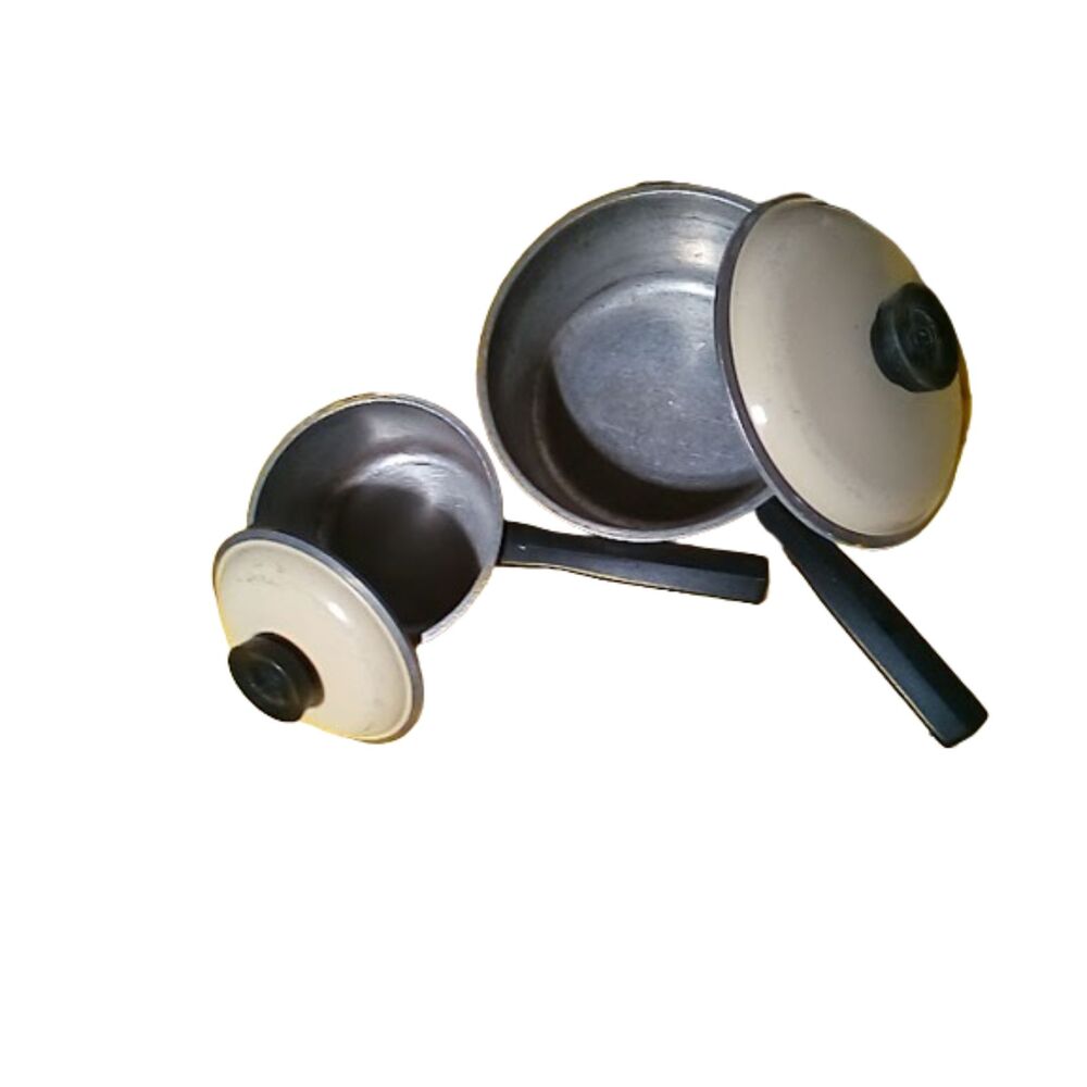 Vintage Club Cookware Saucepans W/ Lids 4 Piece Set Cast Aluminum Light Yellow